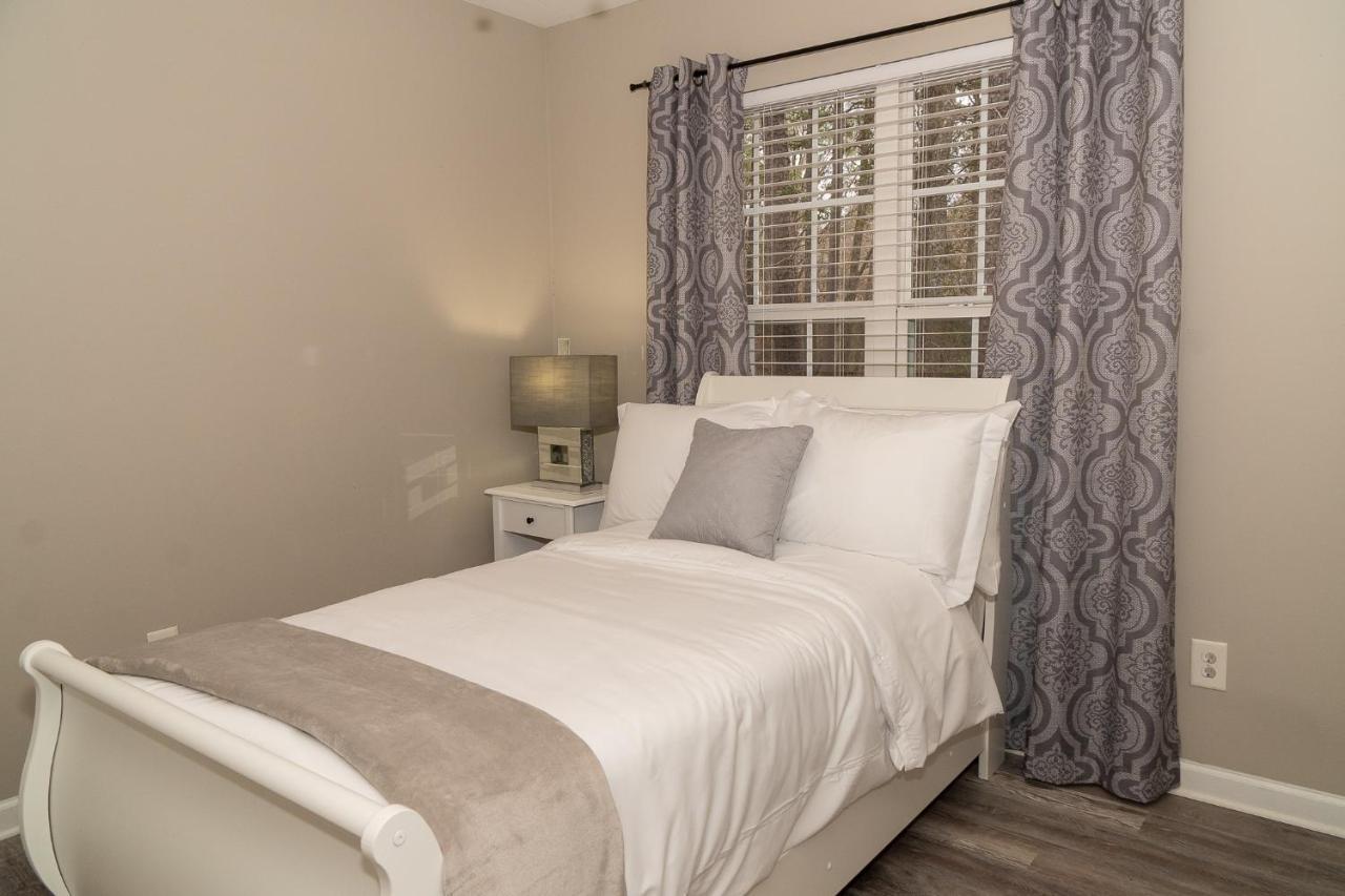 ראלי Beautiful Spacious 4 Bedroom House , Sleeps 8+ מראה חיצוני תמונה