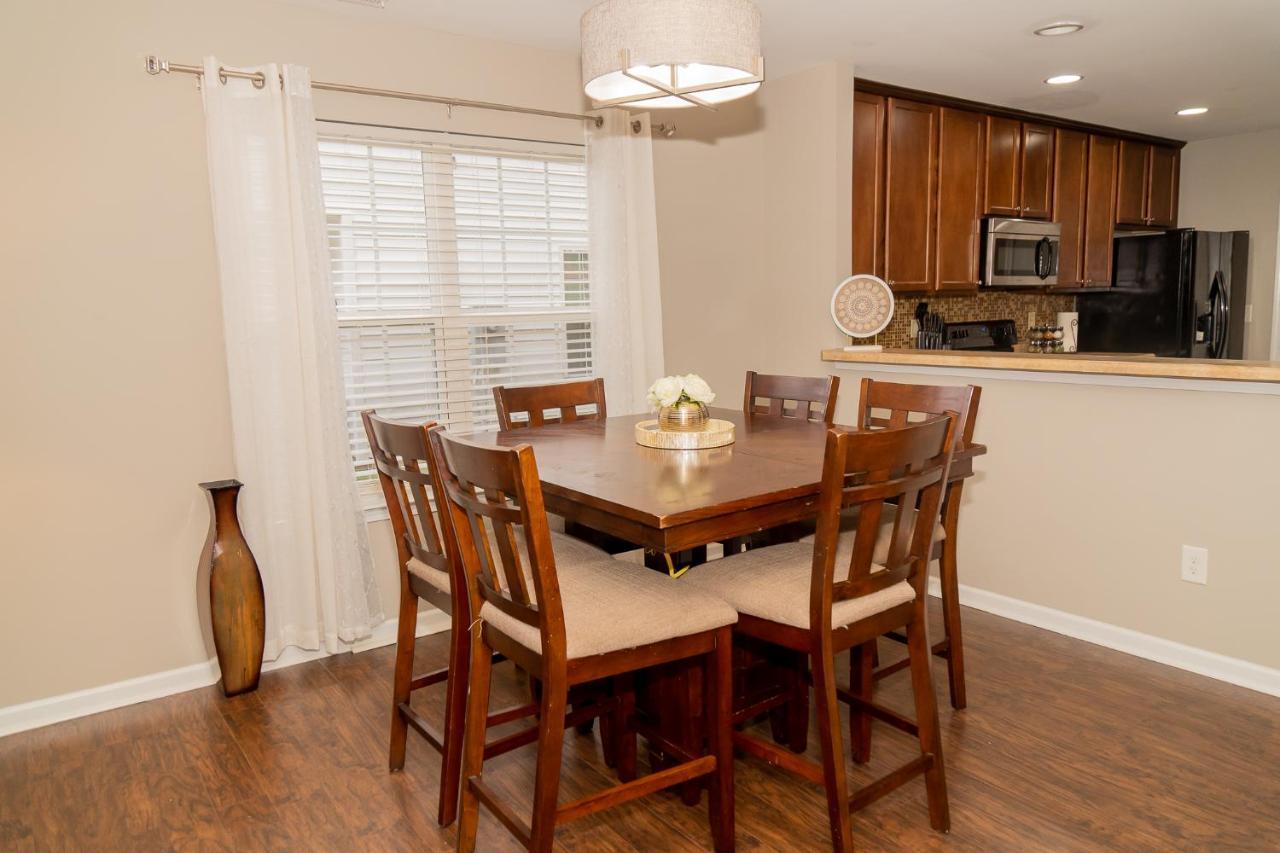 ראלי Beautiful Spacious 4 Bedroom House , Sleeps 8+ מראה חיצוני תמונה